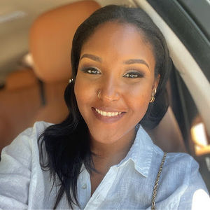 Meet your Posher, Alexandra b.